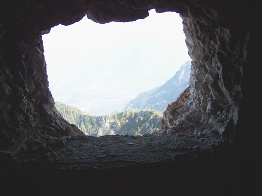 Vista della Valsugana dall'osservatorio in caverna