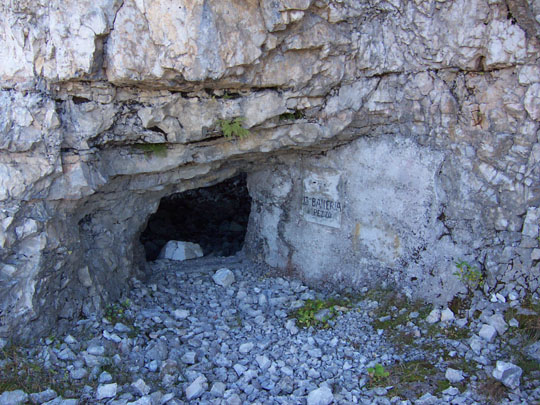 Postazioni di artiglieria in caverna