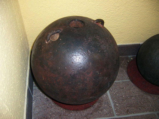 Bomba a rotolamento del tipo usato dagli austriaci sul Piccolo Lagazuoi