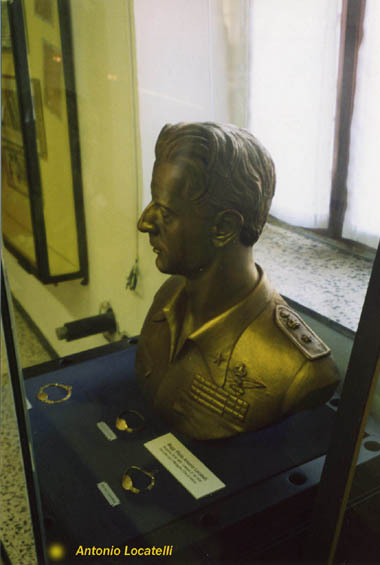 Busto in bronzo di Antonio Locatelli