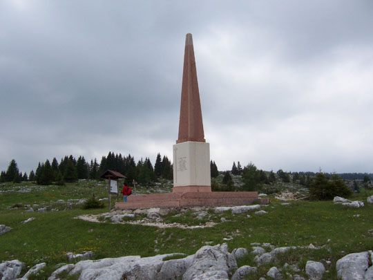 Il monumento in ricordo dei Caduti della Brigata Catania